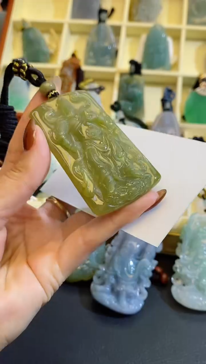 颈饰未镶嵌翡翠如**醒缅甸天然翡翠