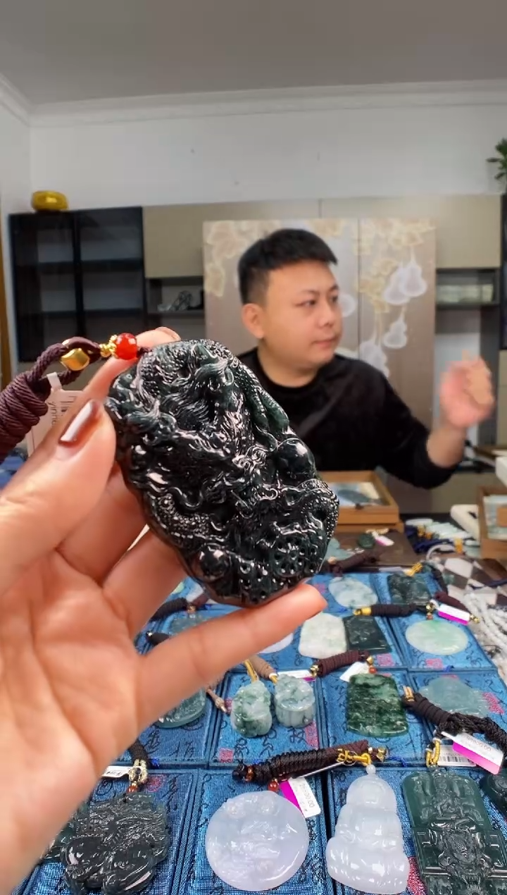 颈饰未镶嵌翡翠多样性发其一