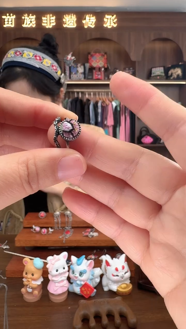 【闪购商品】织绣扶光苗绣传承70