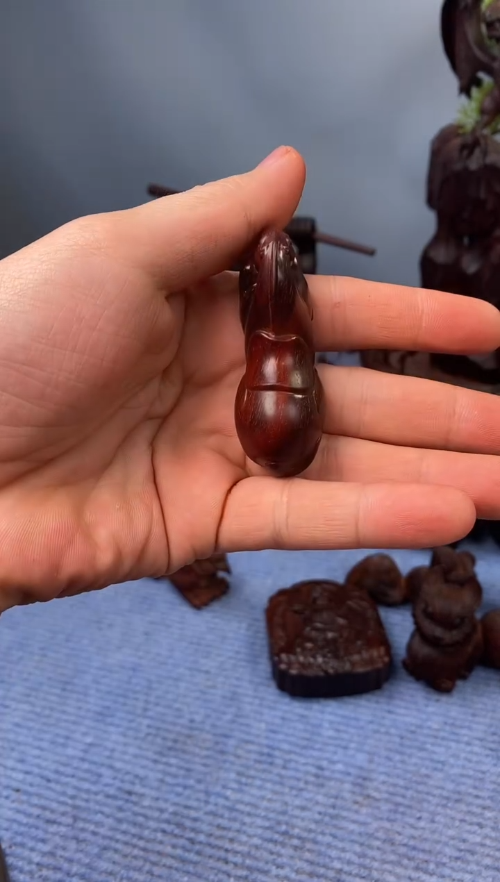 黄花梨/降香黄檀海**波唐马