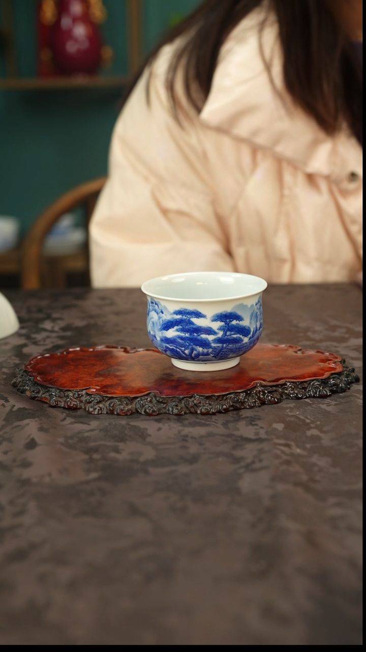 青花手绘山水主人杯