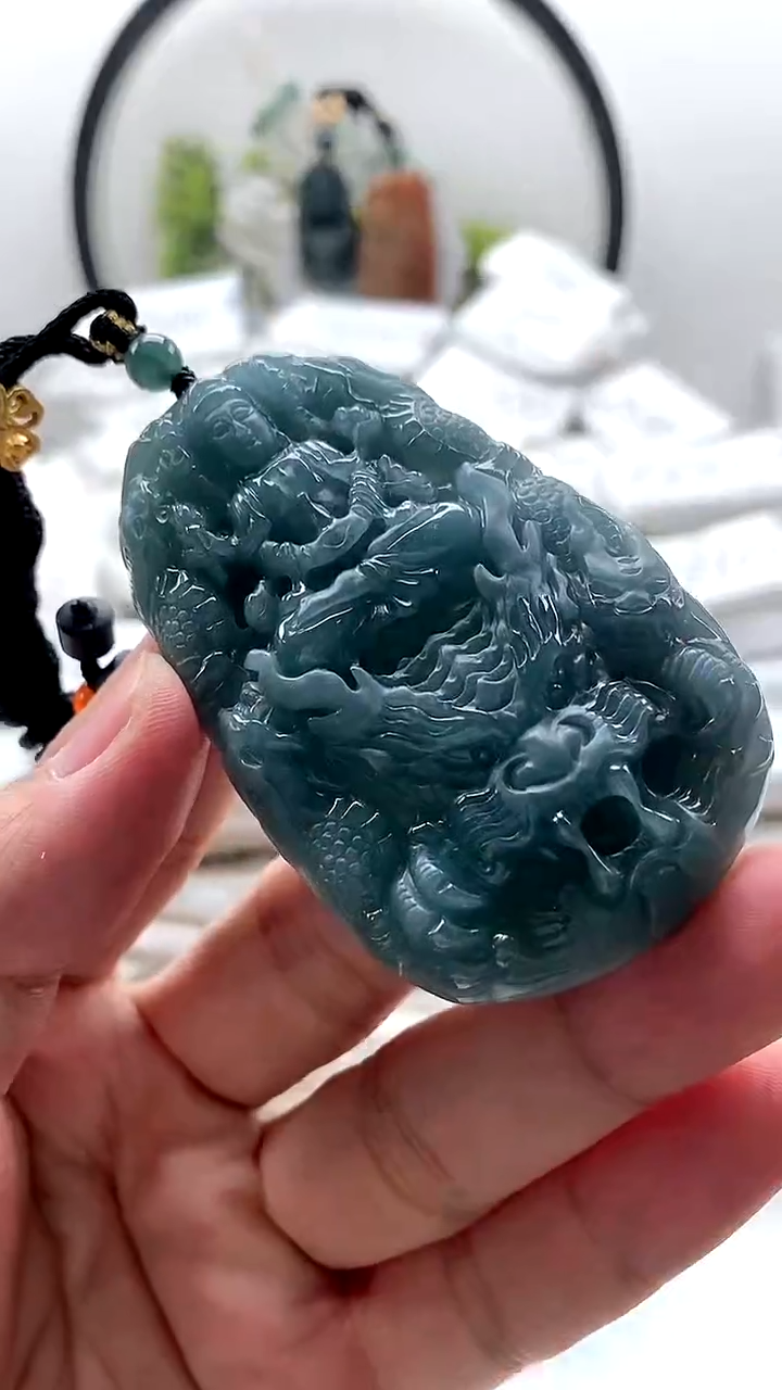 翡翠未镶嵌颈饰千手观音