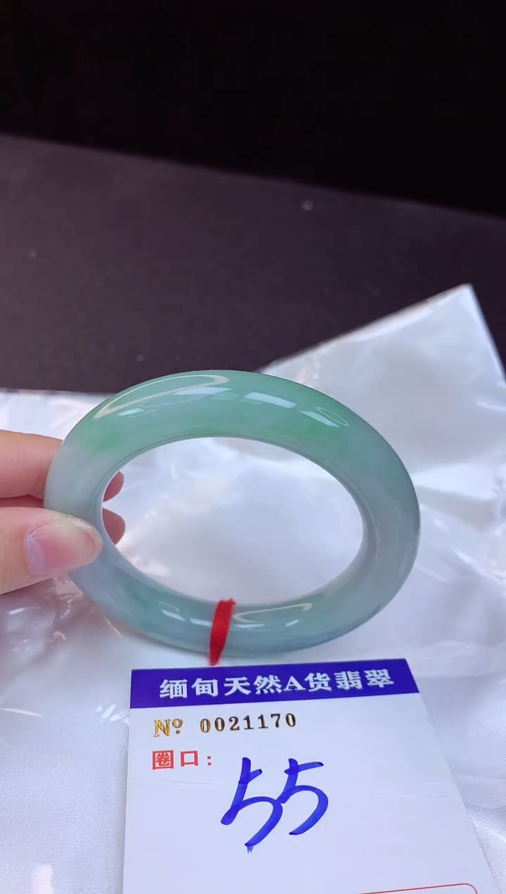 【闪购商品】翡翠手镯未镶嵌55+             