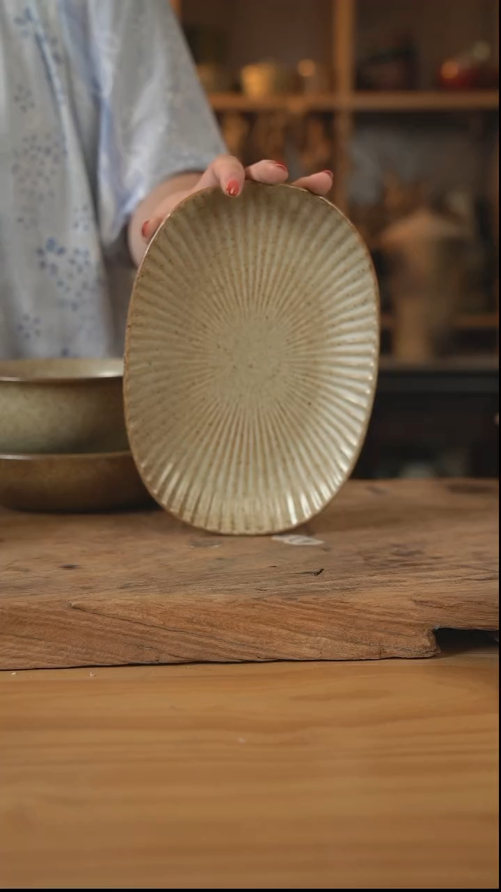 福利奶奶系列的9英寸菊花椭圆鱼盘