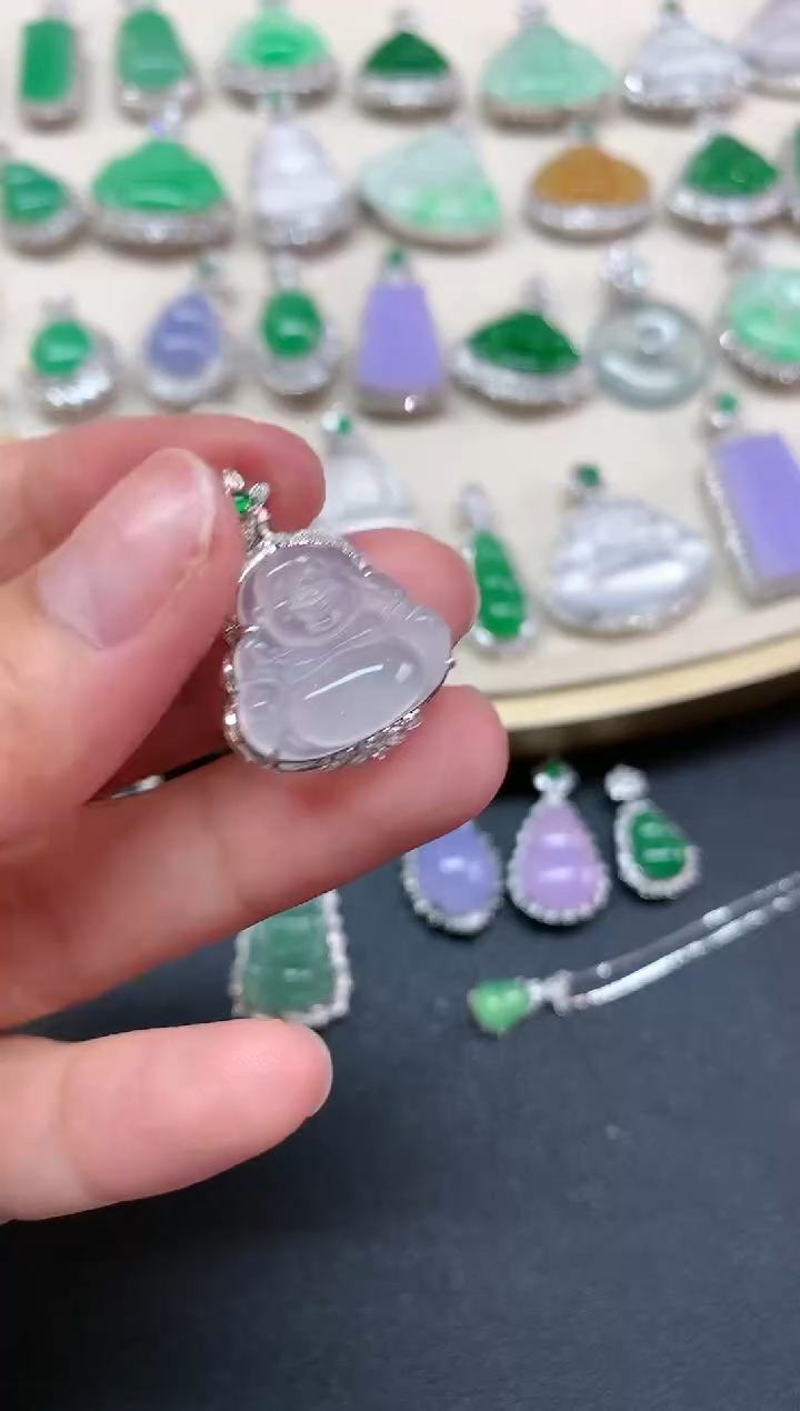 【闪购商品】翡翠吊坠(不含链)18K金镶嵌W10|2980