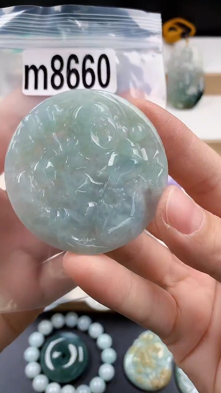 颈饰未镶嵌翡翠天然翡翠吊坠挂件