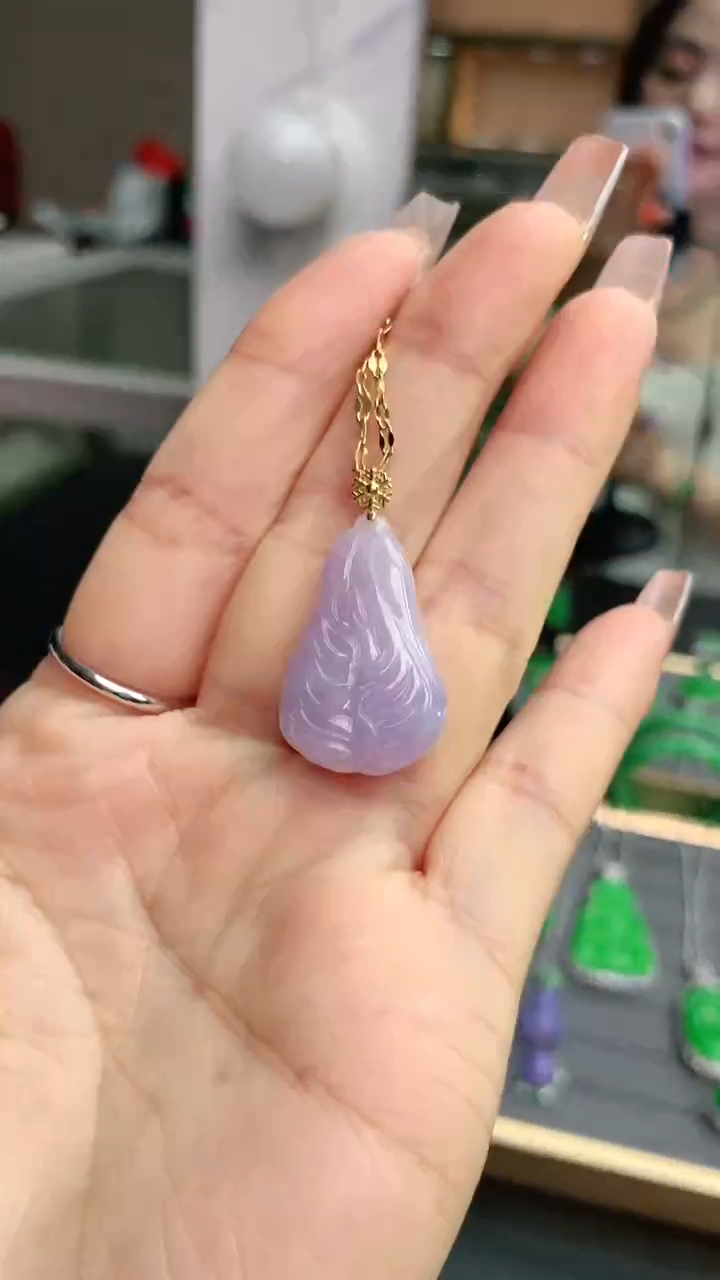 翡翠18K金镶嵌颈饰赠礼盒证书