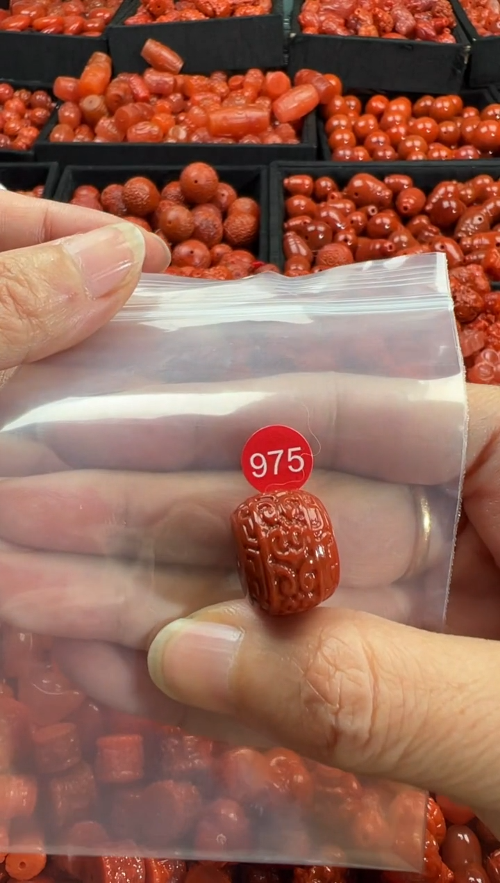 颈饰未镶嵌南红玛瑙1