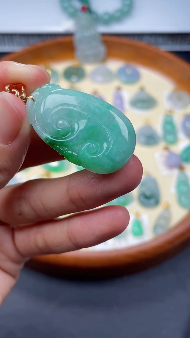 【闪购商品】翡翠颈饰18K金镶嵌如意