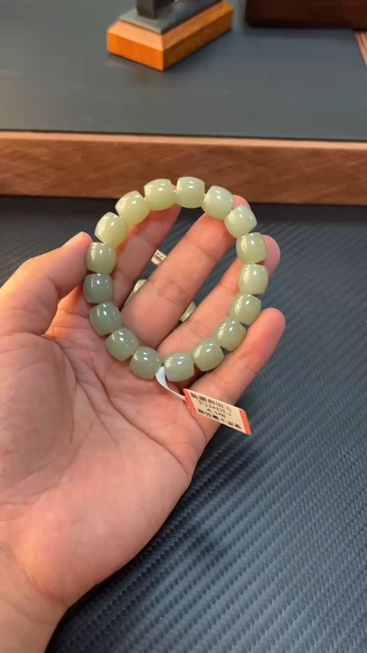 手串未镶嵌和田玉且末微色差近矿卡12直切