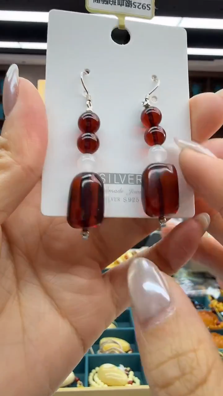 琥珀未镶嵌耳饰142秒拍号 假一罚三 