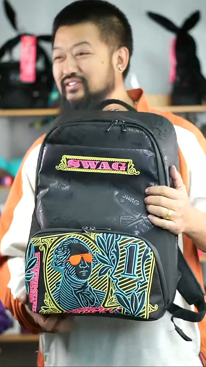 SWAG限量双肩包 黑蓝
