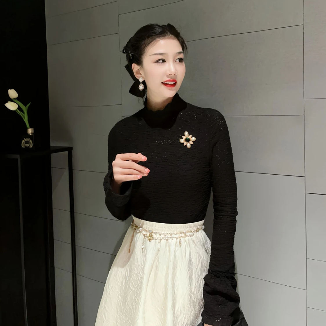 GIRDEAR/哥弟【黑天鹅】烟管领优雅显瘦百搭马蹄袖女针织衫 1301035