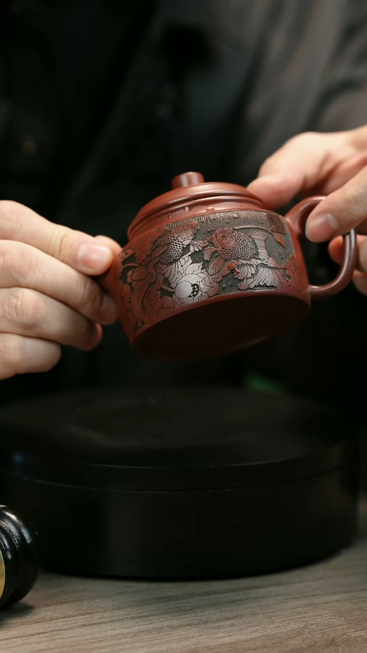 茶壶紫砂q****rH2419李發香龙血砂荷气生财德中