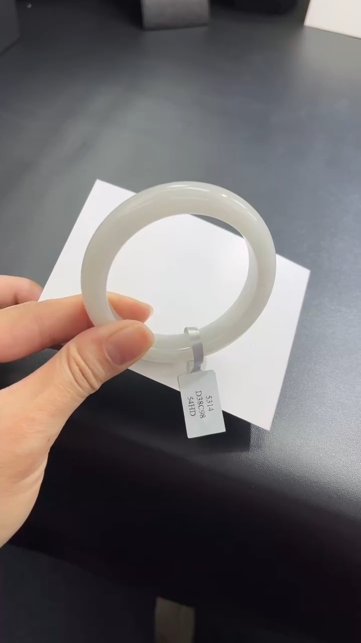 【闪购商品】翡翠手镯未镶嵌54正圈