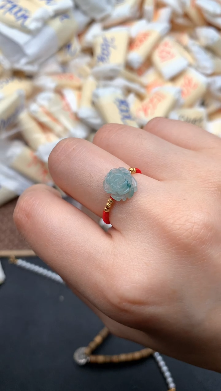 18K金镶嵌挂件翡翠 多样性发货（发一个）需备注戒圈，红色绳