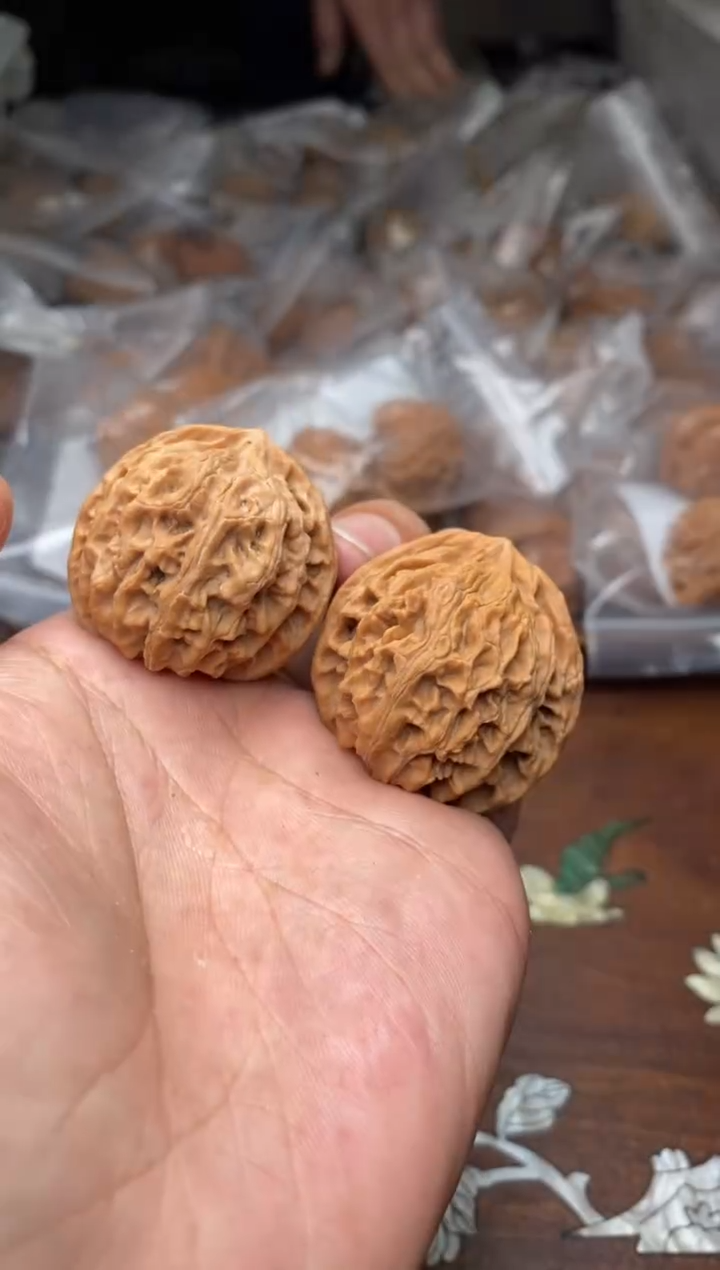 【闪购商品】文玩核桃把件A22号38尺苹果