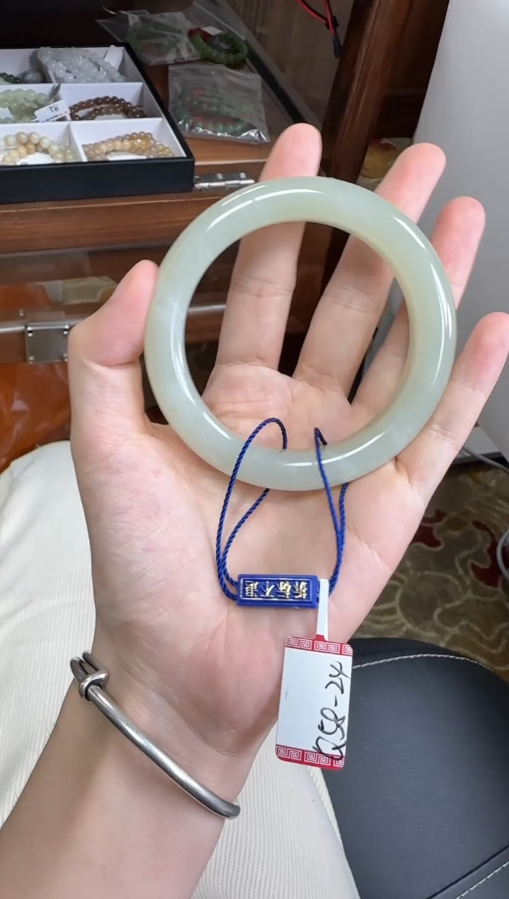 未镶嵌手镯和田玉58
