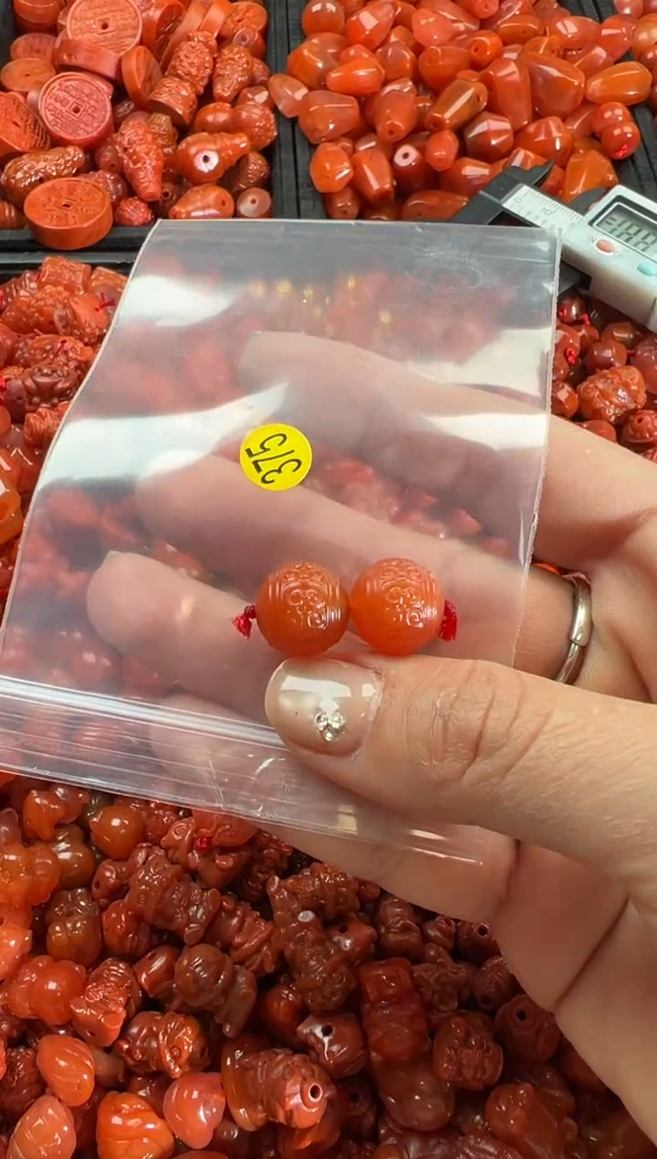 【闪购商品】南红玛瑙颈饰未镶嵌1