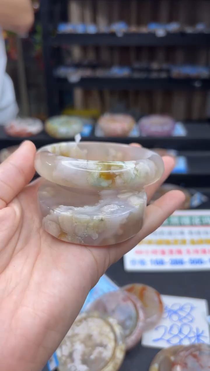 石英质玉未镶嵌手镯195（61圈赠送镯心）