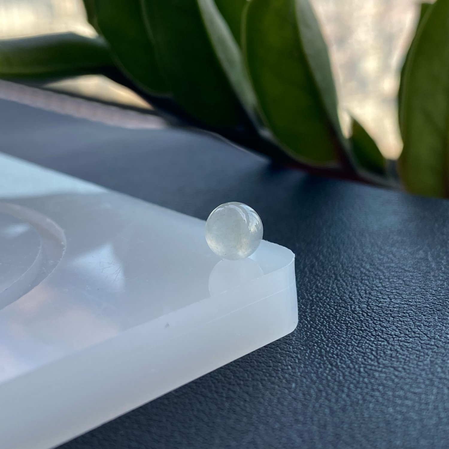 缅甸天然a货翡翠卡6.3mm冰白