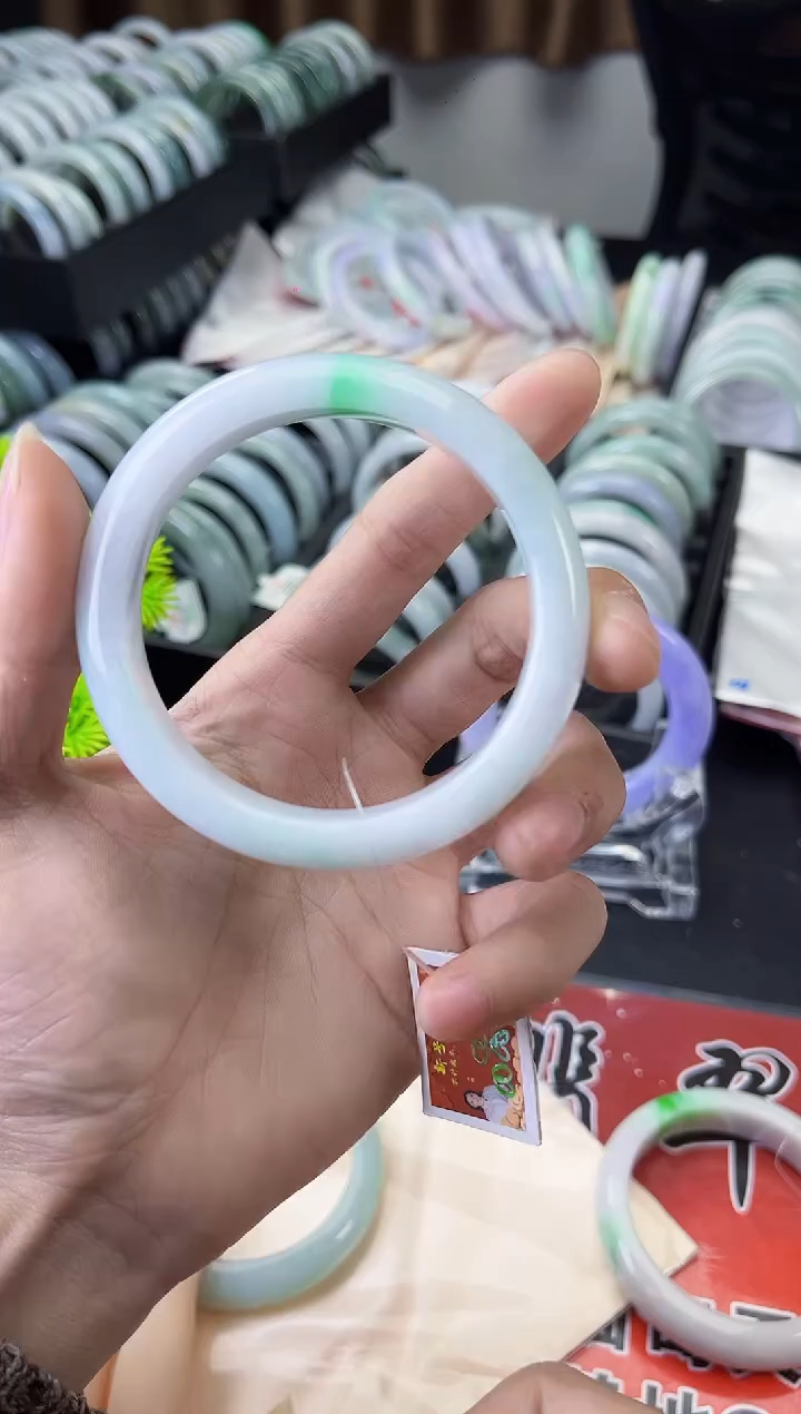【闪购商品】翡翠手镯未镶嵌翡翠