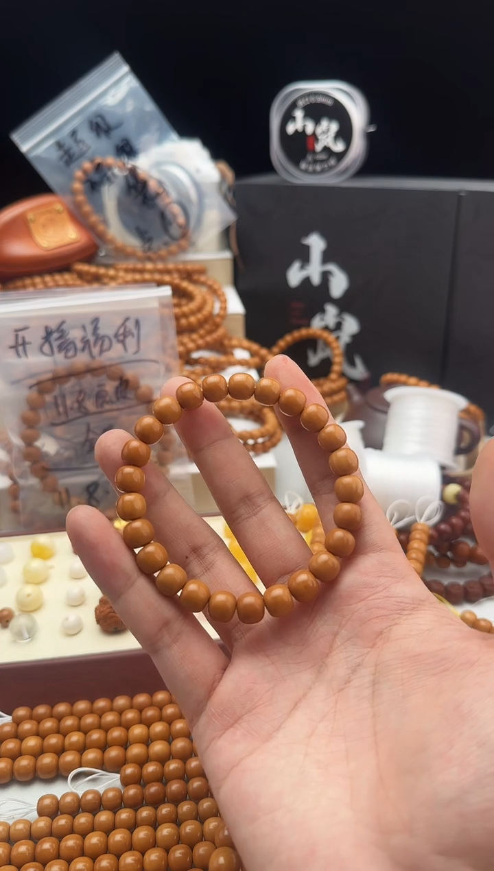 手串猴头核桃**9.5尺寸老型战斗瑕，个别小黑点和小牙口