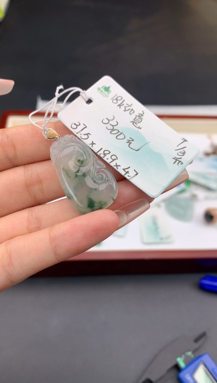 【闪购商品】翡翠颈饰未镶嵌女神节#送礼#，下单联系客服核对地址~