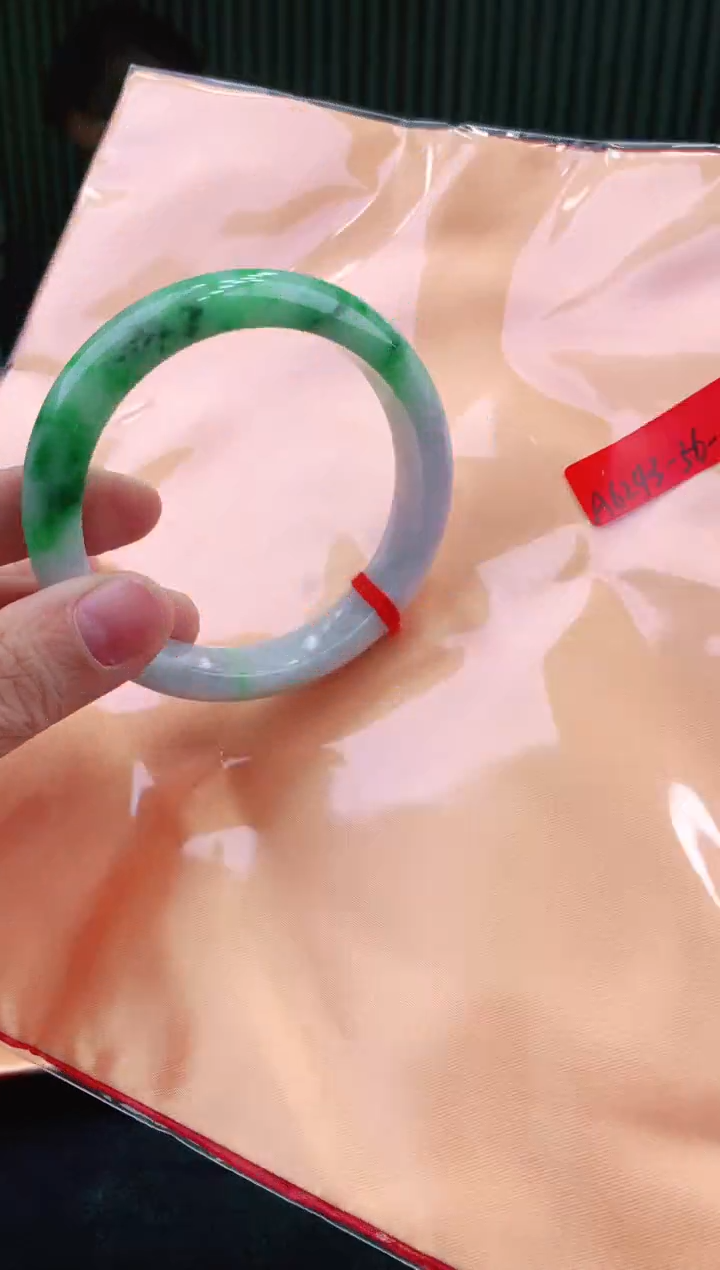 未镶嵌手镯翡翠56