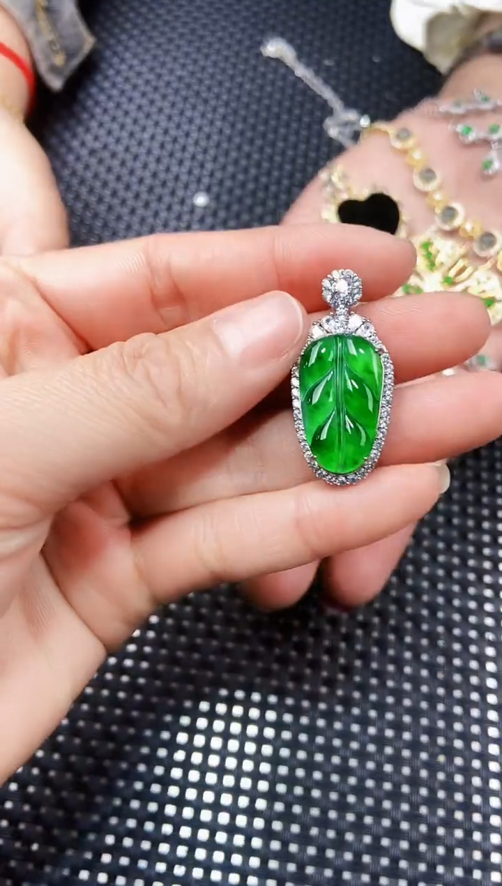 【闪购商品】翡翠吊坠(不含链)未镶嵌11111111