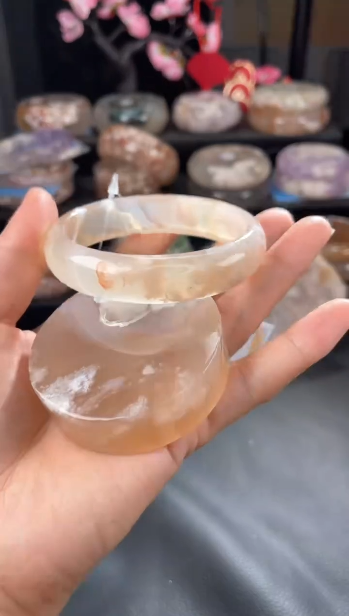 【闪购商品】石英质玉手镯未镶嵌62