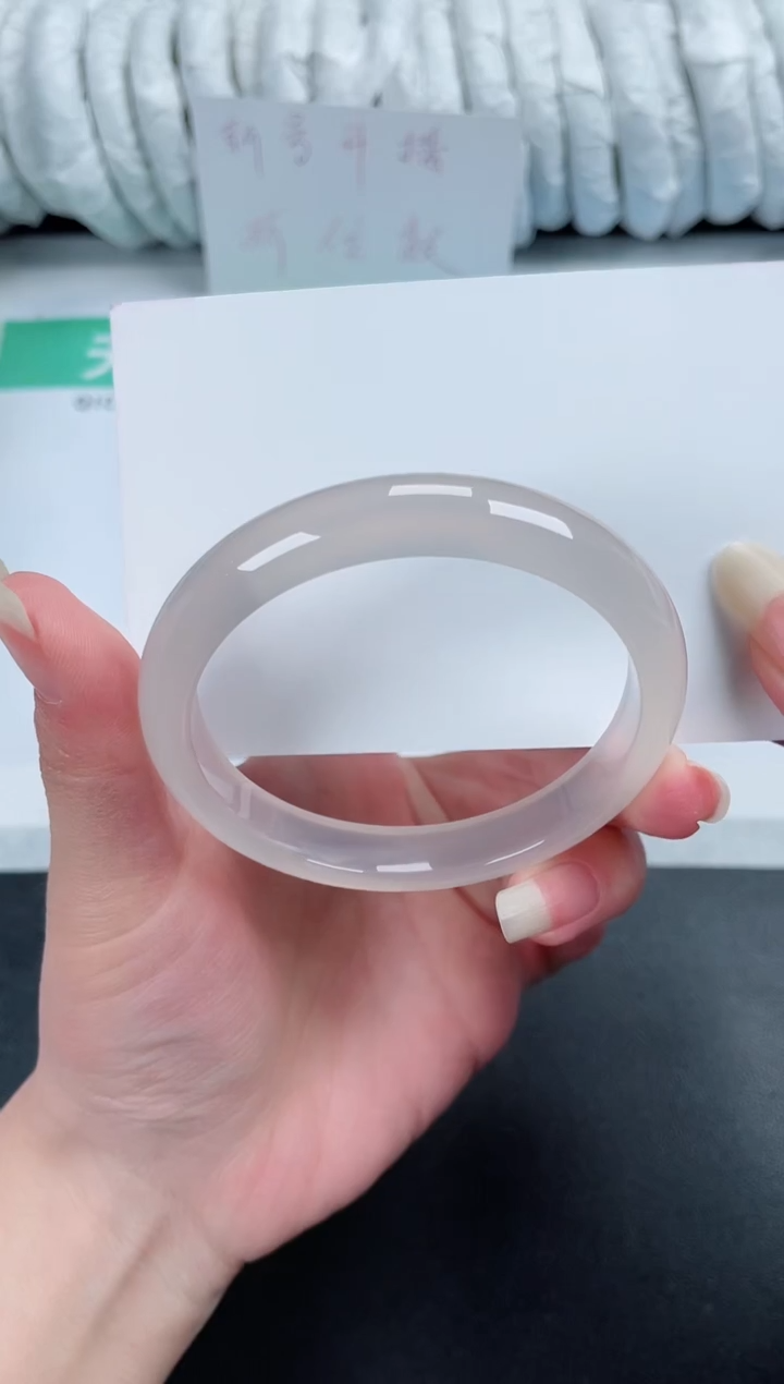 【闪购商品】石英质玉手镯未镶嵌16-56.8