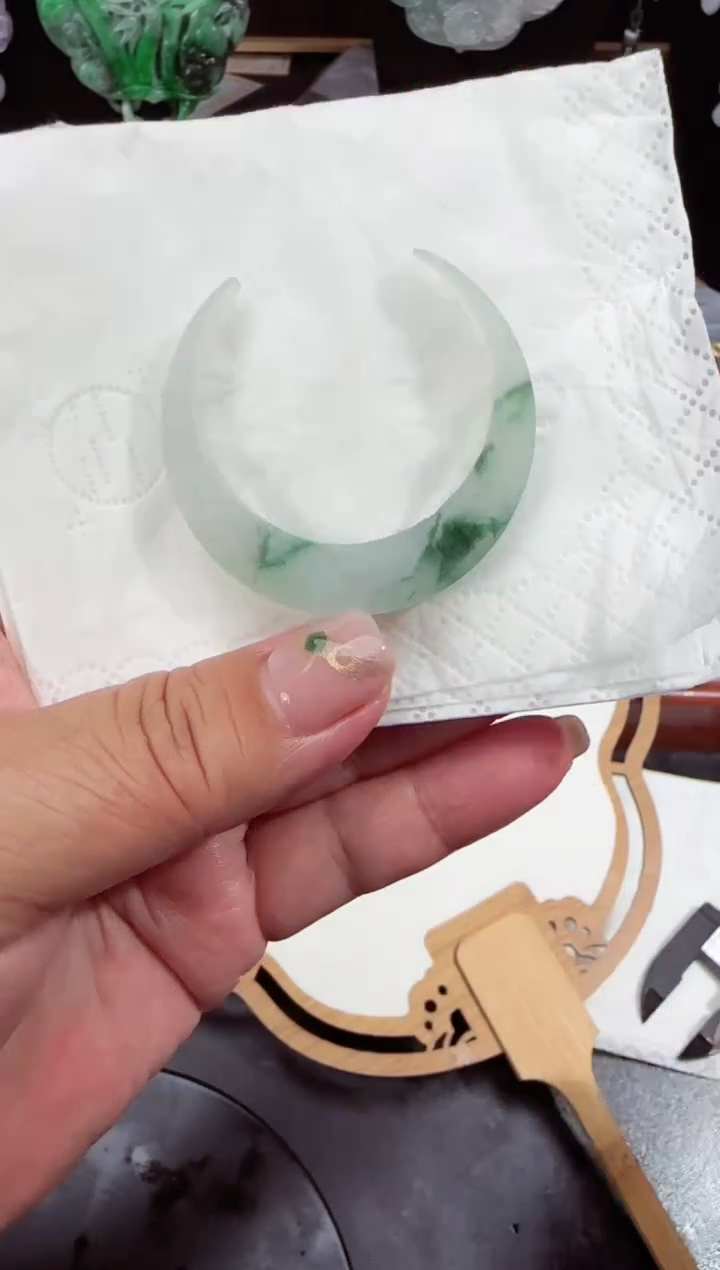 定制翡翠未镶嵌拍照