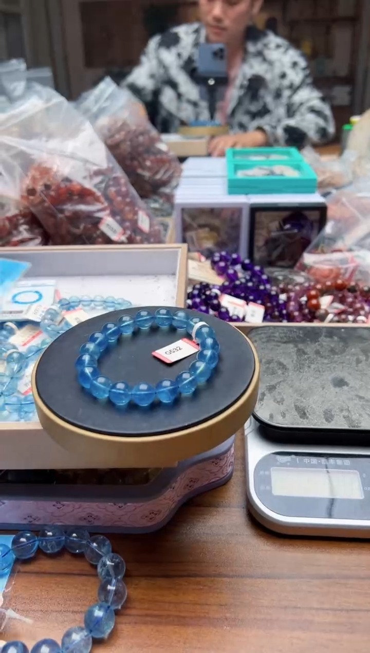 合成（培育）海蓝宝石未镶嵌金*闪G532海蓝宝