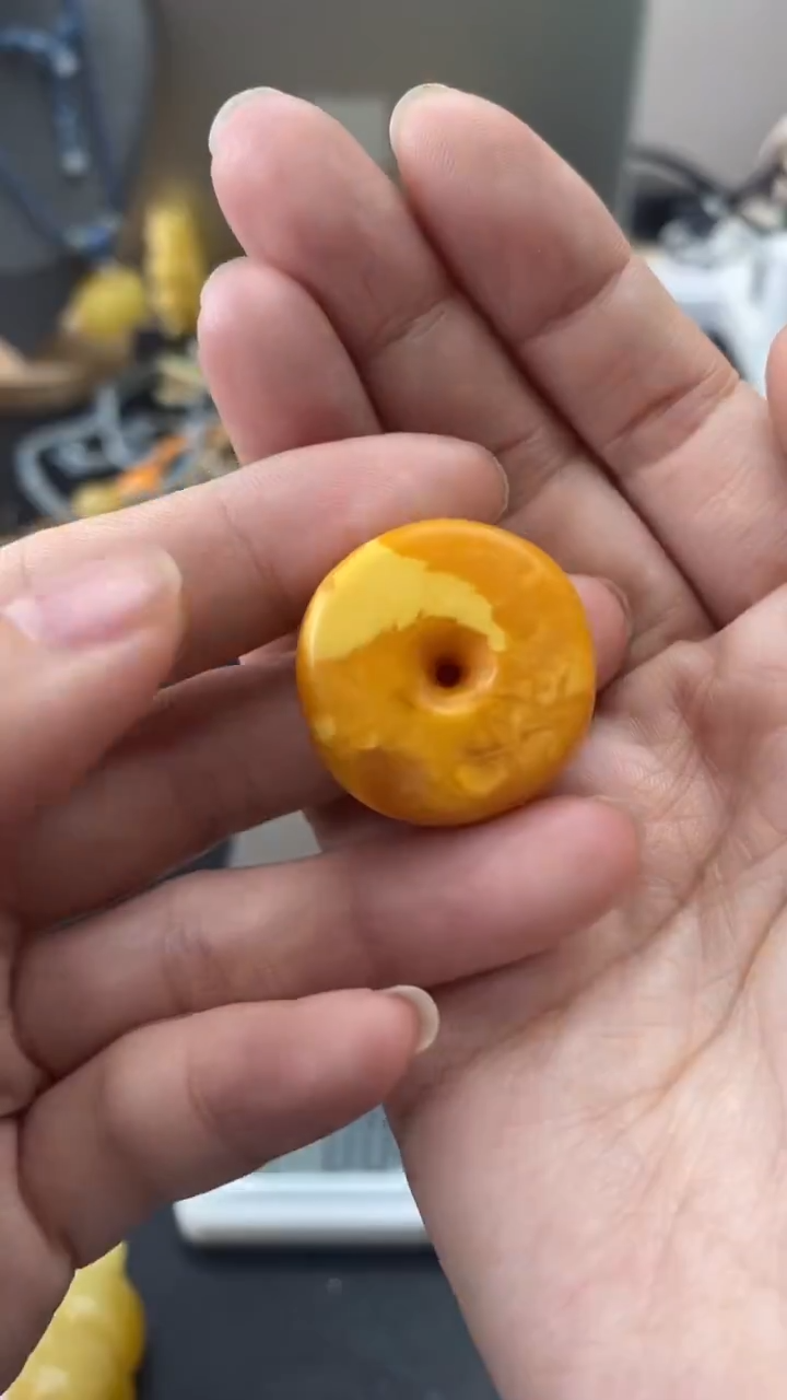 琥珀未镶嵌珠宝奇石429