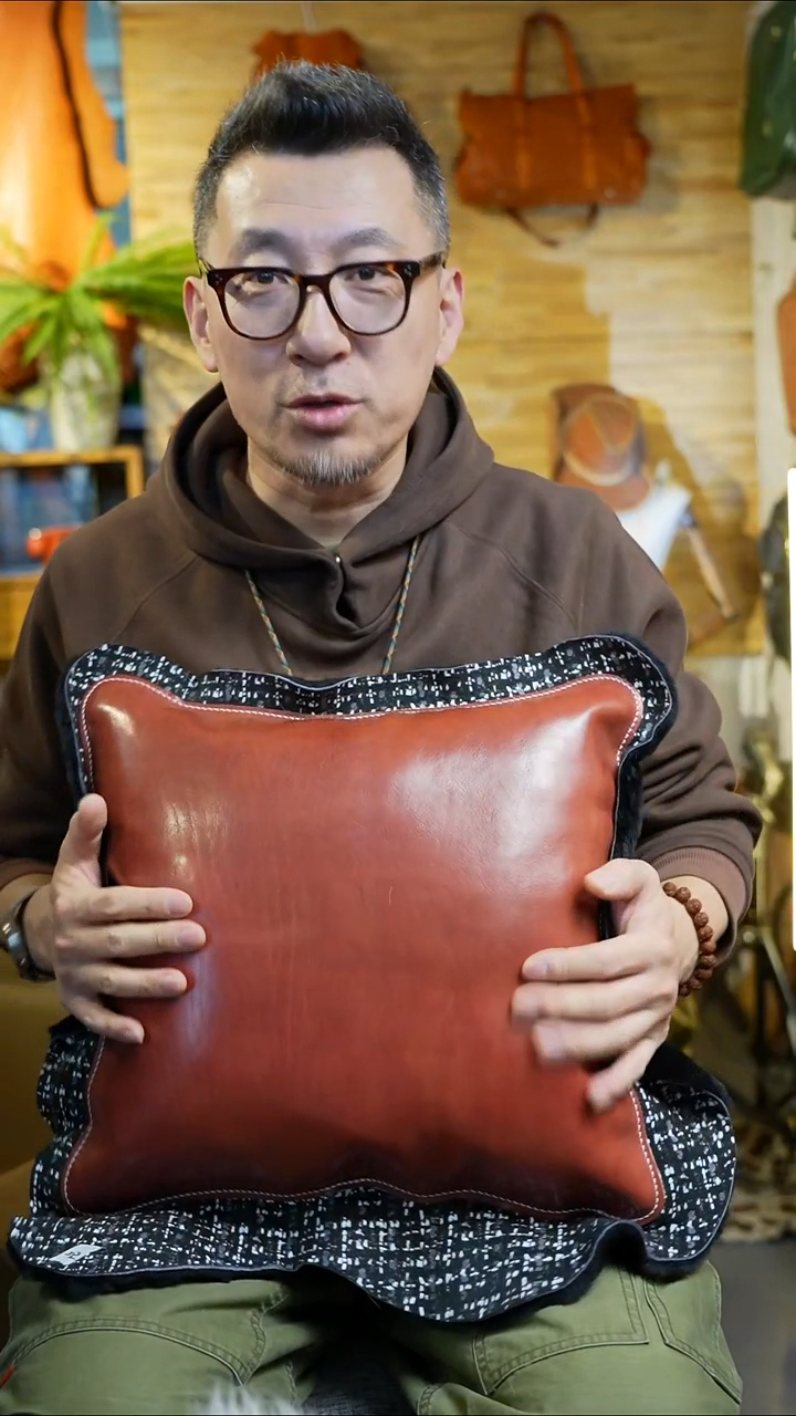 羊毛配牛皮靠垫25号