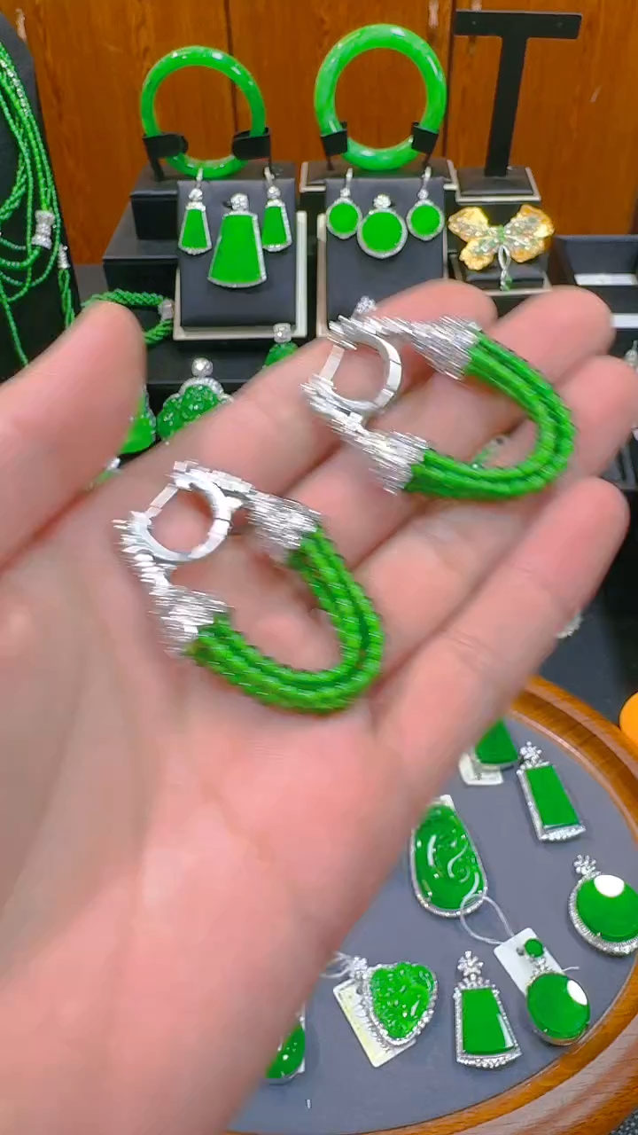 【闪购商品】翡翠耳饰银S925镶嵌天然A货翡翠