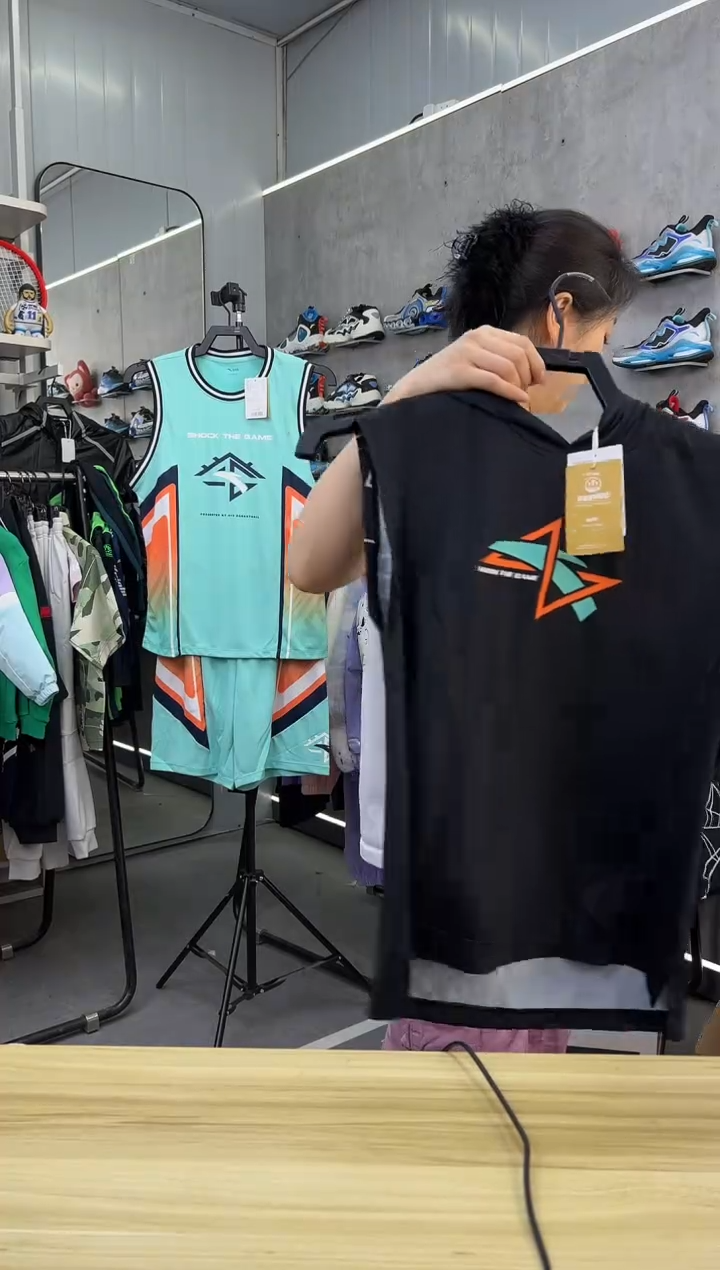 安踏儿童衣服尺码 ：140