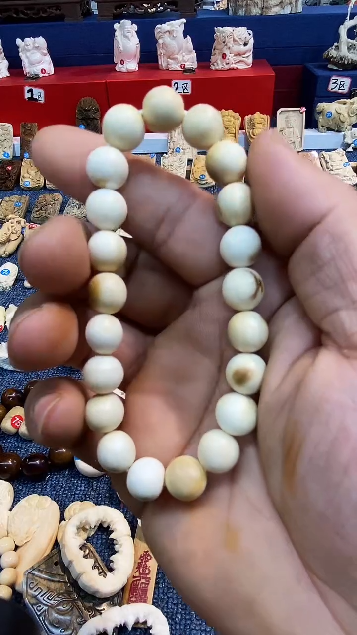 泥塑漆**光小把玩件摆件