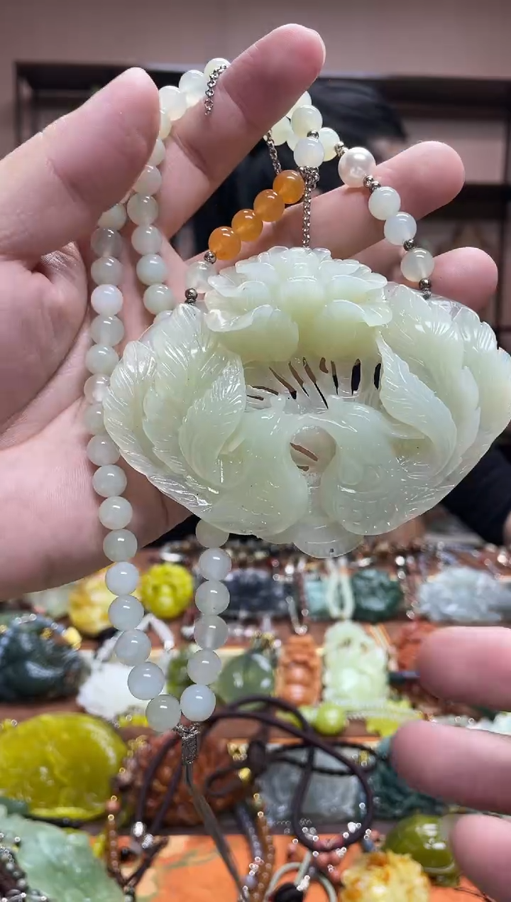 未镶嵌岫玉吊坠妍*·