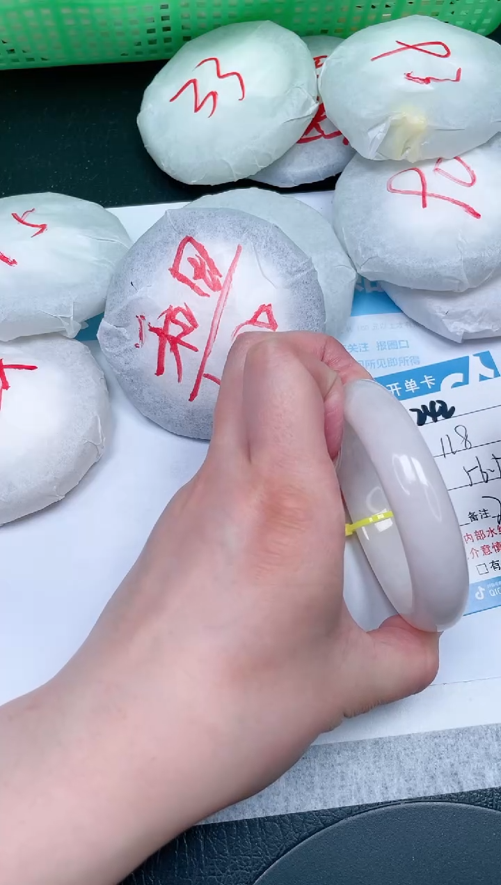 【闪购商品】和田玉手镯未镶嵌242-56.5