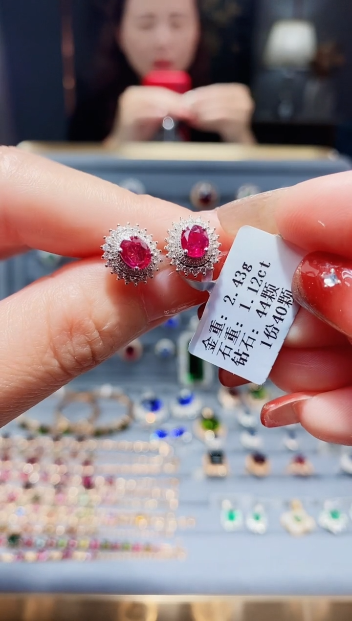 【闪购商品】红宝石耳饰18K金镶嵌1.12.