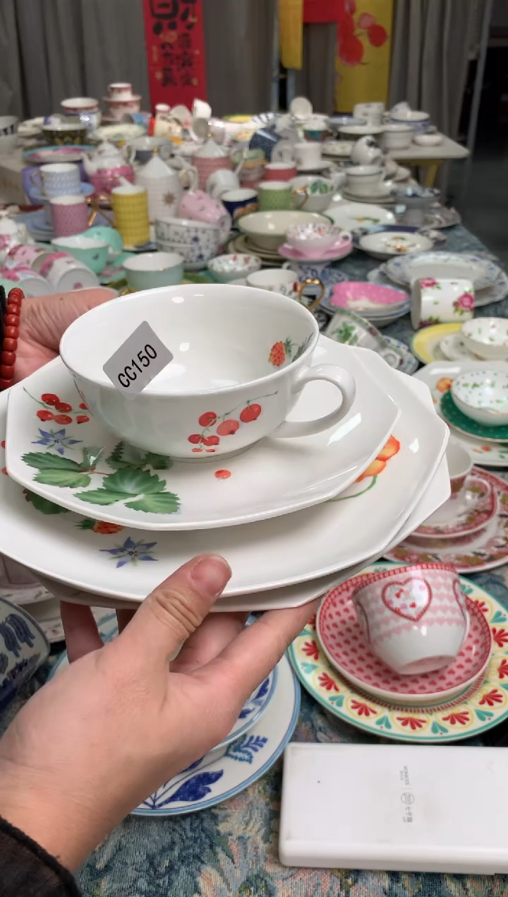 【闪购商品】瓷片陶瓷原单CC150餐具四件套