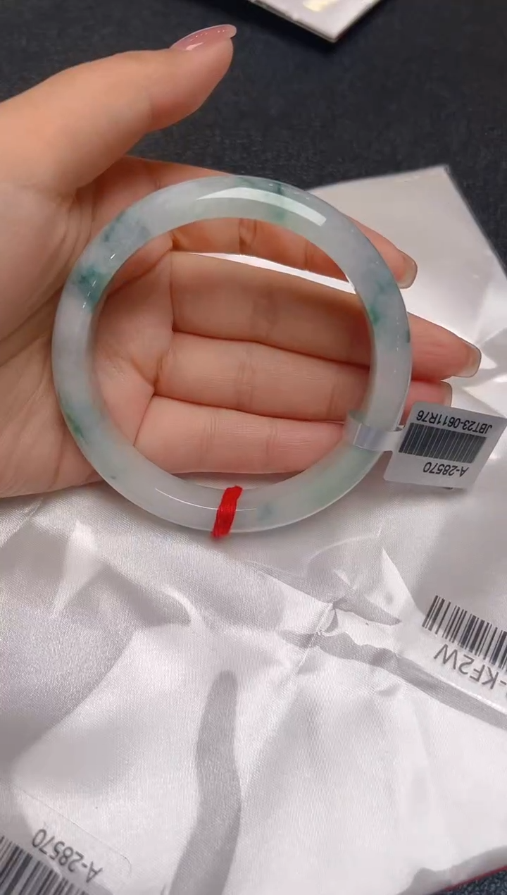 【闪购商品】翡翠手镯未镶嵌135       
