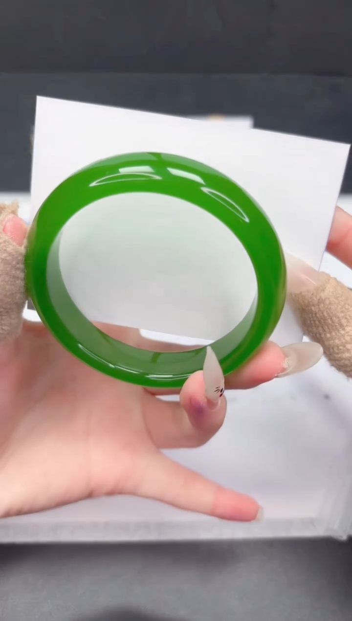 【闪购商品】石英质玉手镯未镶嵌395-58.4