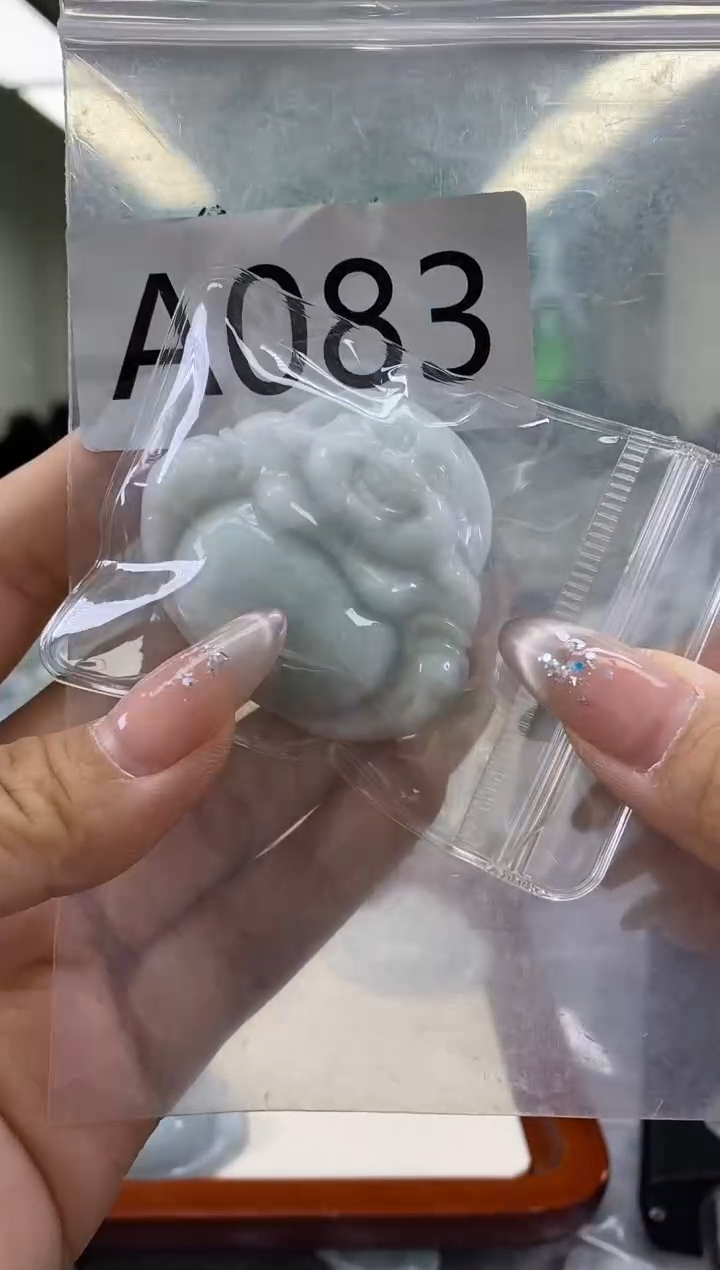 翡翠未镶嵌颈饰?****?a083