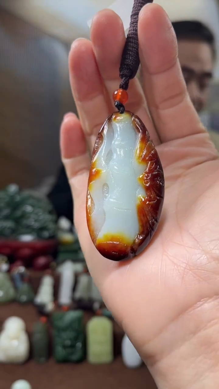 颈饰未镶嵌和田玉·