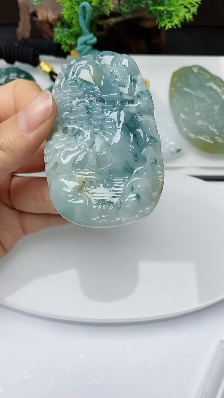 【闪购商品】翡翠颈饰未镶嵌