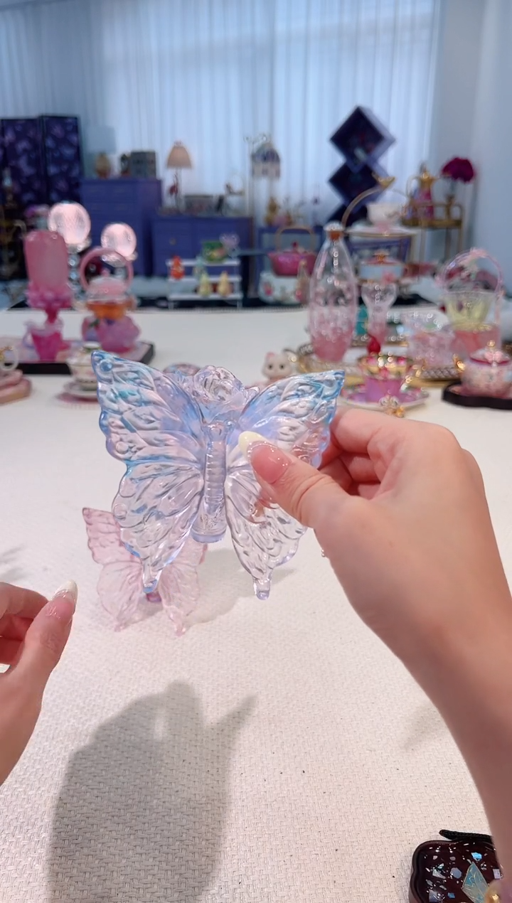 卡普拉---蝴蝶花插