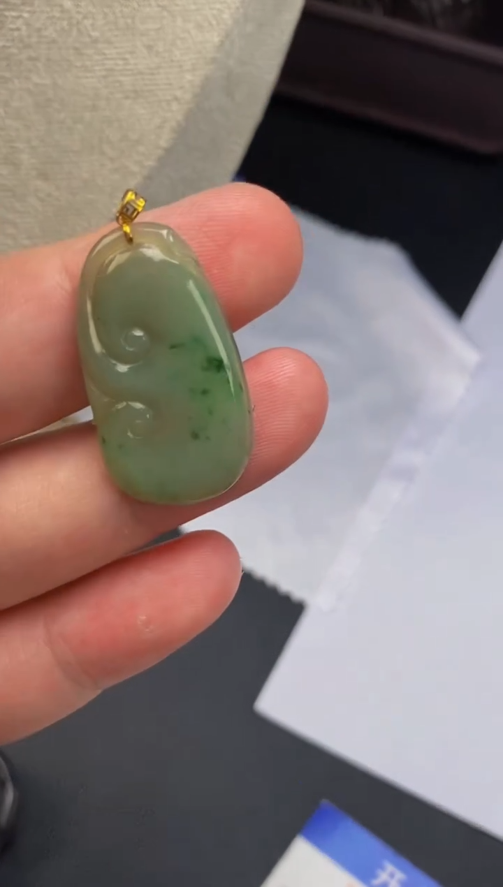 翡翠18K金镶嵌颈饰天然A货翡翠